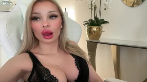 Snapshot of hannaxlovex chatting on April 2, 2026, 2:58 pm FREE LIMITED online show from April 2, 2026, 2:58 pm