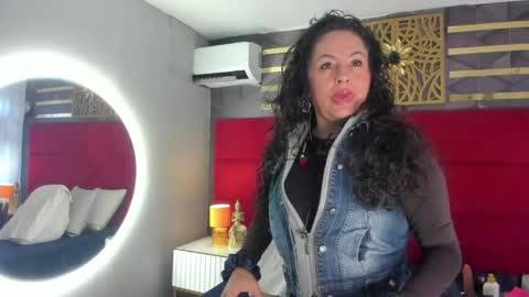 Hanny  online show from April 23, 2026, 11:42 am
