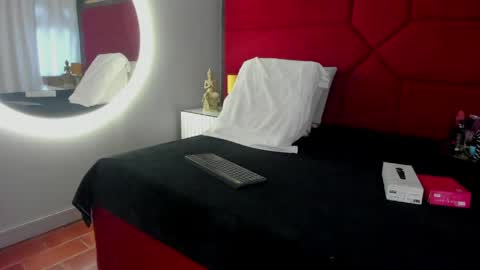 Hanny  online show from May 10, 2026, 11:26 am