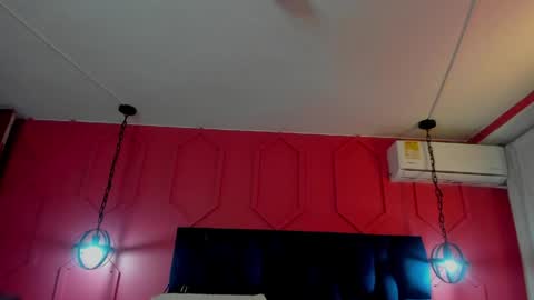 Hanny  online show from May 20, 2026, 11:27 am