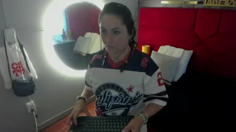 Hanny  online show from June 11, 2026, 11:41 am