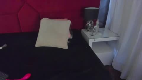 Snapshot of hanny_milf_ chatting on February 12, 2025, 2:43 pm HANNY online show from February 12, 2025, 2:43 pm