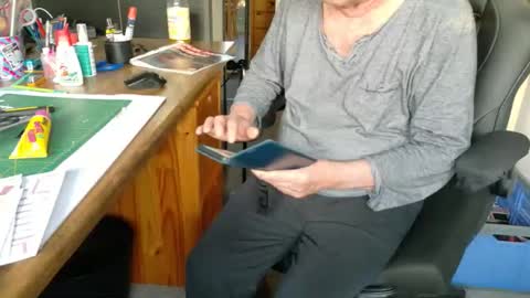 Snapshot of hansi63 chatting on May 27, 2026, 4:09 am charly online show from May 27, 2026, 4:09 am