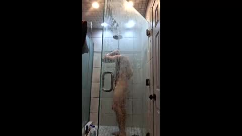 Snapshot of happs1068 chatting on April 1, 2026, 3:51 am happs1068 online show from April 1, 2026, 3:51 am