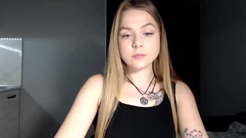 happy_fox_ online show from March 3, 2026, 8:15 pm