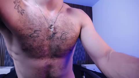 happy_hot7 online show from June 3, 2026, 2:33 pm