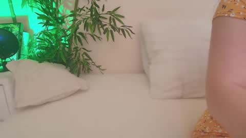 HappyAlice online show from October 24, 2025, 6:43 am