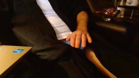 Snapshot of happyhogan1 chatting on December 7, 2024, 10:01 am Jhonassmann12 online show from December 7, 2024, 10:01 am