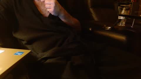 Snapshot of happyhogan1 chatting on December 10, 2024, 8:40 am Jhonassmann12 online show from December 10, 2024, 8:40 am