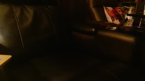 Snapshot of happyhogan1 chatting on December 19, 2024, 10:02 am Jhonassmann12 online show from December 19, 2024, 10:02 am