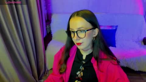 Stephanie online show from December 19, 2025, 7:10 pm