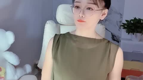 Snapshot of happysweetie168 chatting on December 2, 2024, 5:48 am Daisy online show from December 2, 2024, 5:48 am