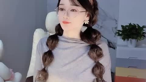 Snapshot of happysweetie168 chatting on December 13, 2024, 6:10 am Daisy online show from December 13, 2024, 6:10 am