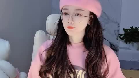 Snapshot of happysweetie168 chatting on December 15, 2024, 5:13 am Daisy online show from December 15, 2024, 5:13 am