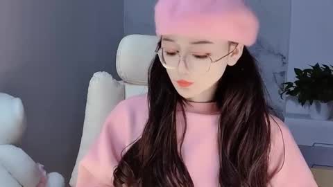 Snapshot of happysweetie168 chatting on December 15, 2024, 11:34 am Daisy online show from December 15, 2024, 11:34 am