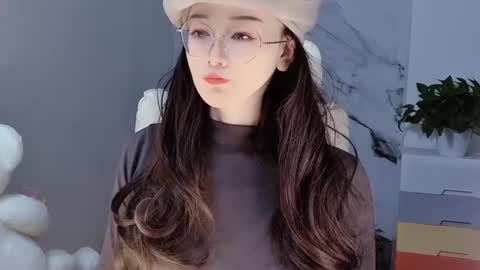 Snapshot of happysweetie168 chatting on December 16, 2024, 3:40 am Daisy online show from December 16, 2024, 3:40 am