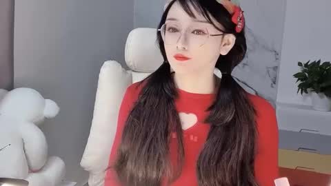 Snapshot of happysweetie168 chatting on February 20, 2025, 4:07 am Daisy online show from February 20, 2025, 4:07 am