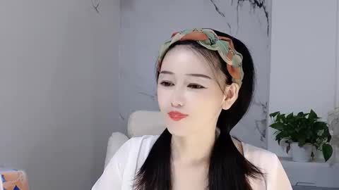 Snapshot of happysweetie168 chatting on September 11, 2025, 2:44 am Daisy online show from September 11, 2025, 2:44 am