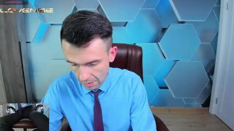 Snapshot of hard_and_juici chatting on May 20, 2026, 12:11 pm Steve online show from May 20, 2026, 12:11 pm