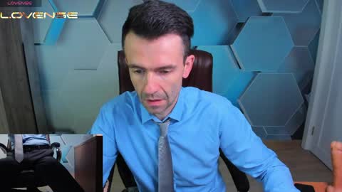 Snapshot of hard_and_juici chatting on May 31, 2026, 10:33 am Steve online show from May 31, 2026, 10:33 am
