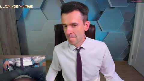 Snapshot of hard_and_juici chatting on June 4, 2026, 11:27 am Steve online show from June 4, 2026, 11:27 am