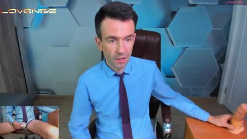 Snapshot of hard_and_juici chatting on June 5, 2026, 12:22 pm Steve online show from June 5, 2026, 12:22 pm