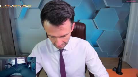 Snapshot of hard_and_juici chatting on June 7, 2026, 4:16 am Steve online show from June 7, 2026, 4:16 am