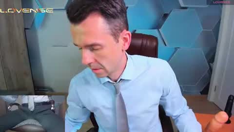 Snapshot of hard_and_juici chatting on June 8, 2026, 5:52 am Steve online show from June 8, 2026, 5:52 am