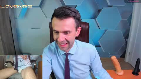 Snapshot of hard_and_juici chatting on June 9, 2026, 7:36 pm Steve online show from June 9, 2026, 7:36 pm
