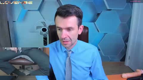 Snapshot of hard_and_juici chatting on June 12, 2026, 2:05 pm Steve online show from June 12, 2026, 2:05 pm