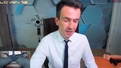 Snapshot of hard_and_juici chatting on June 13, 2026, 3:32 pm Steve online show from June 13, 2026, 3:32 pm