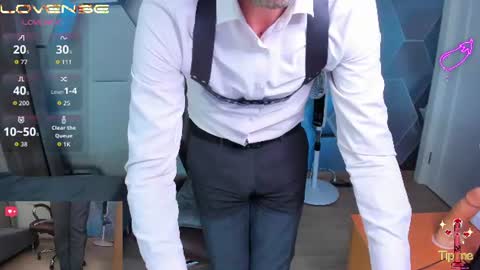 Snapshot of hard_and_juici chatting on July 19, 2026, 3:27 pm Steve online show from July 19, 2026, 3:27 pm