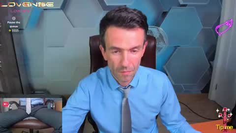 Snapshot of hard_and_juici chatting on July 28, 2026, 8:23 pm Steve online show from July 28, 2026, 8:23 pm