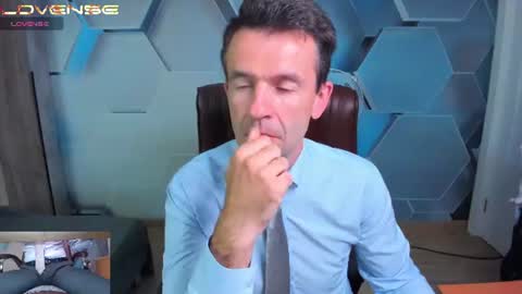 Snapshot of hard_and_juici chatting on August 2, 2026, 3:49 am Steve online show from August 2, 2026, 3:49 am
