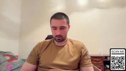 Snapshot of hard_to_obey chatting on May 15, 2026, 6:26 pm Vadim online show from May 15, 2026, 6:26 pm
