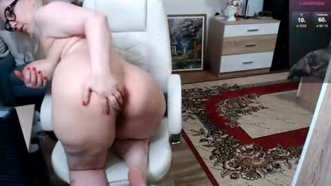 Elly online show from June 14, 2026, 7:38 pm