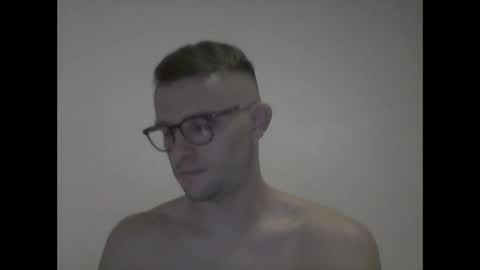 hardboylovemilfmoom online show from September 28, 2025, 1:22 am