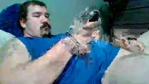 Snapshot of hardcockoncam22 chatting on December 19, 2025, 3:13 am cervixpainter25 online show from December 19, 2025, 3:13 am