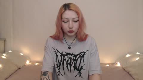 Snapshot of hardcore_x chatting on May 6, 2026, 9:42 pm Emily online show from May 6, 2026, 9:42 pm