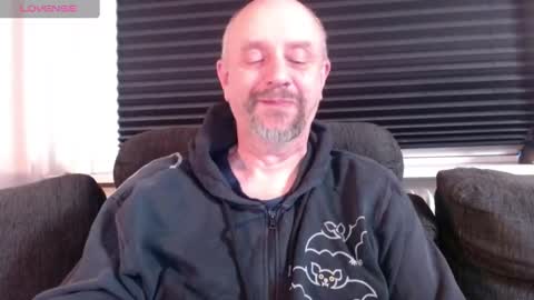 MrLazy online show from February 5, 2025, 6:48 pm