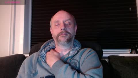 MrLazy online show from March 2, 2025, 6:40 pm