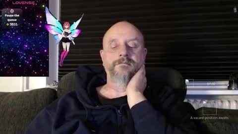 MrLazy online show from November 2, 2025, 9:39 pm