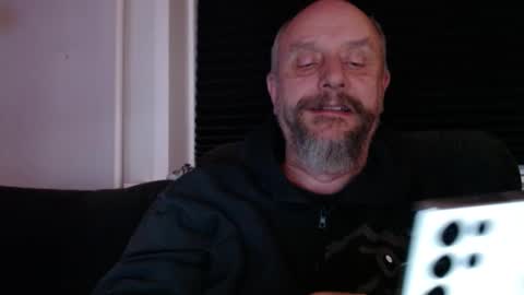 MrLazy online show from December 13, 2025, 8:25 pm