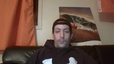Snapshot of hardwoodqc chatting on December 16, 2024, 12:26 am hardwoodqc online show from December 16, 2024, 12:26 am