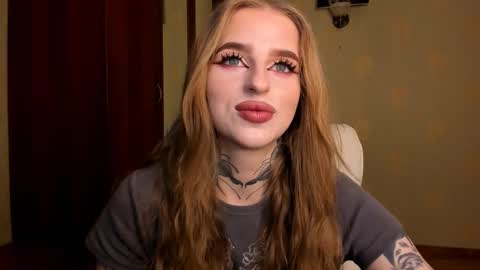 Julia online show from February 19, 2026, 4:52 am