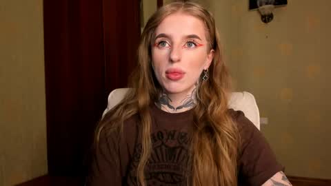 Julia online show from March 6, 2026, 5:04 am