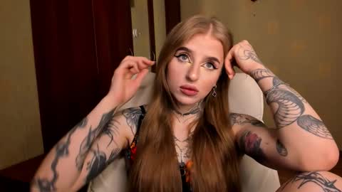 Julia online show from March 12, 2026, 4:51 am