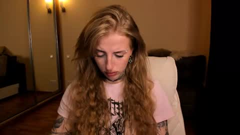 Snapshot of harley_kimm chatting on August 2, 2026, 5:17 am Julia online show from August 2, 2026, 5:17 am
