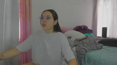 Natii  online show from May 3, 2026, 2:01 pm