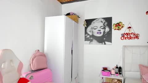 Snapshot of harmony_murr chatting on December 4, 2024, 9:24 pm vanessa online show from December 4, 2024, 9:24 pm